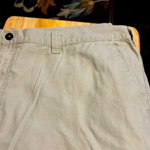 Men’s redhead khaki shorts, size 52